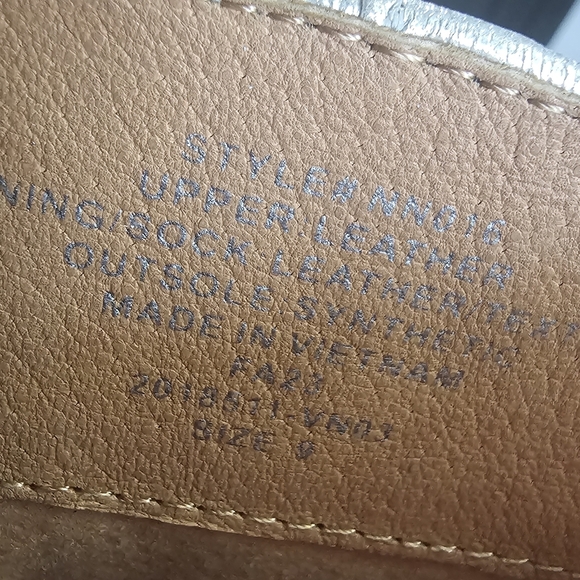 Madewell Darcy Ankle Boot Silver Metallic Stacked Heel Zip-Up Size 9 - Picture 16 of 16